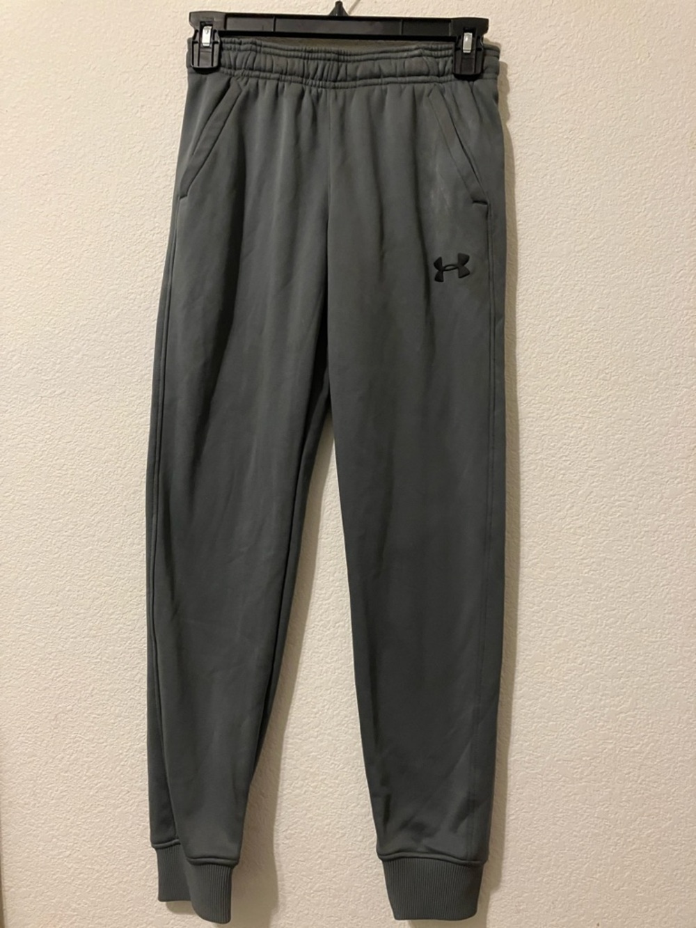 Under Armour Men's Gray Athletic Joggers
